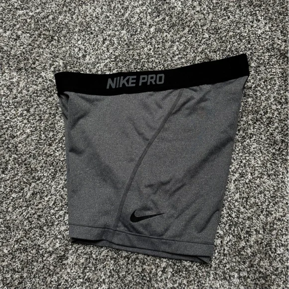 Nike Pro Shorts - Picture 3 of 4